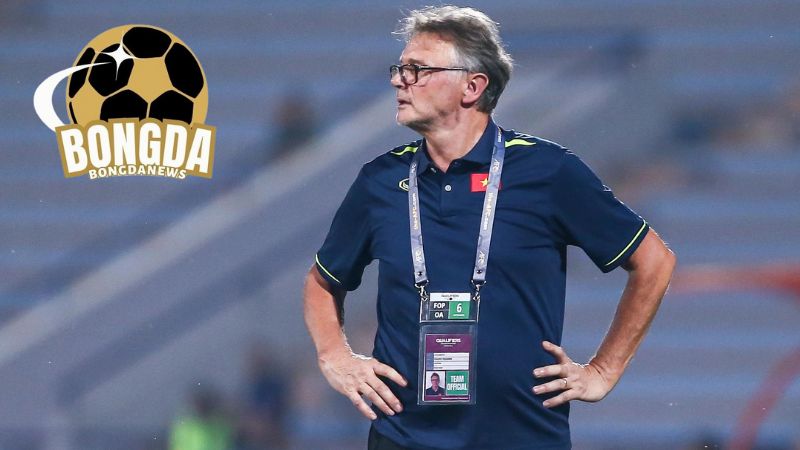 Ông Philippe Troussier là huấn luyện viên trưởng đội tuyển Việt Nam